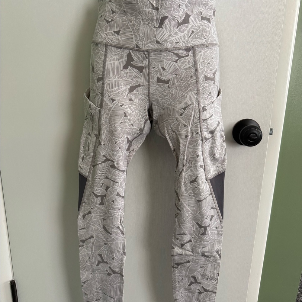 Athleta Gray Patterned Leggings